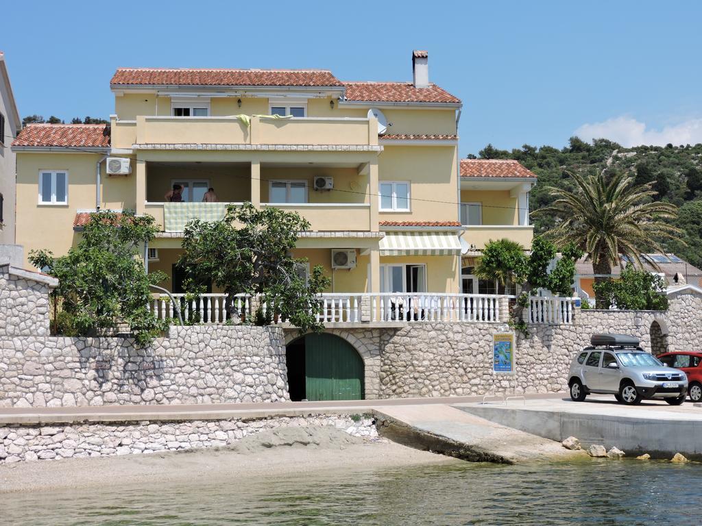 Captain'S Apartment Barbat na Rabu Exterior foto